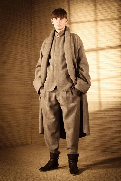Look 12